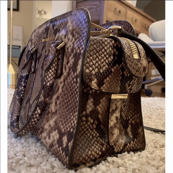 Snakeskin Micheal Kors Crossbody bag / purse MK. - Picture 2 of 8